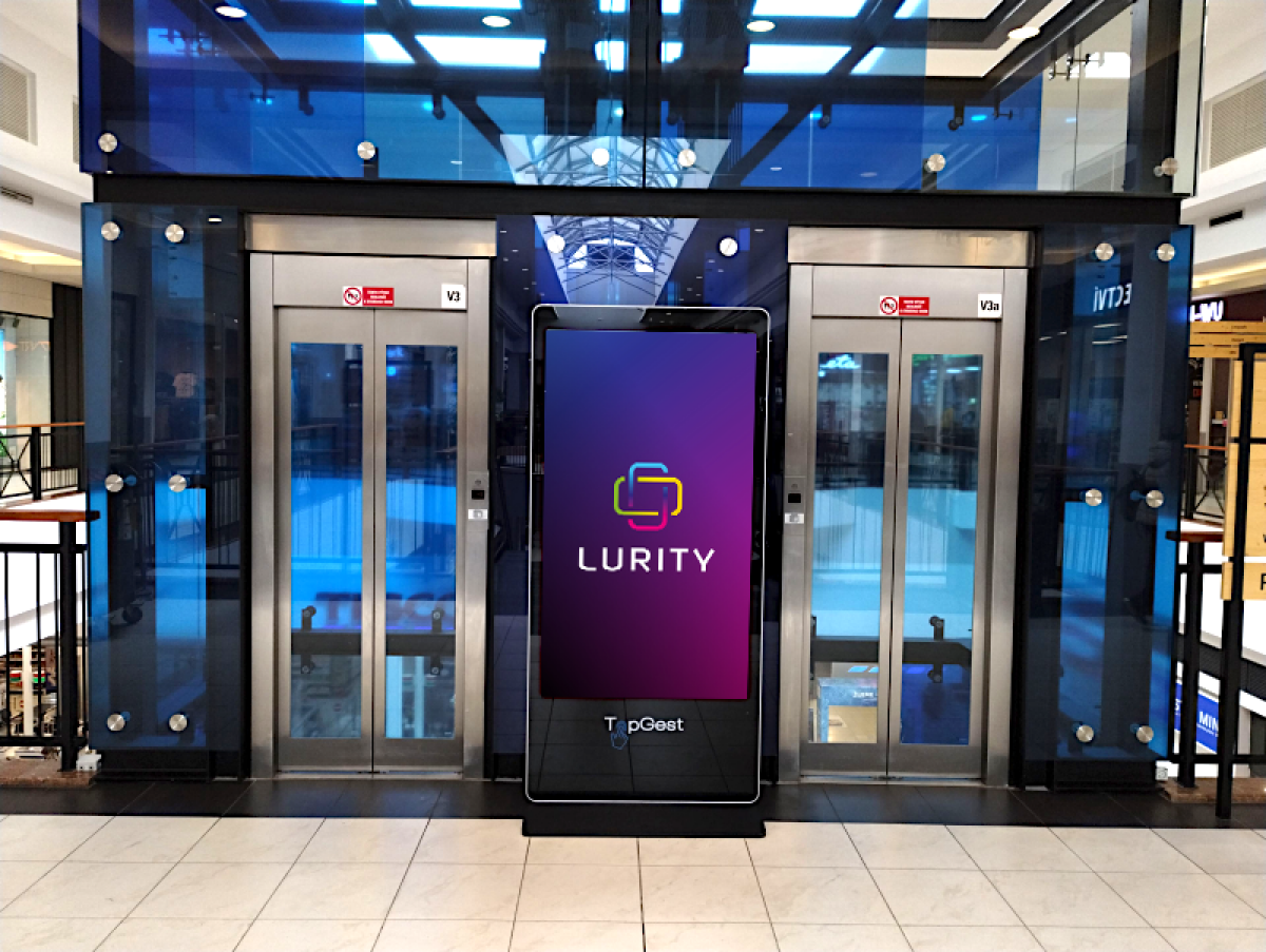 Novo Plaza - Výtah — DOOH screen at Obchodní Centrum Novo Plaza, Praha