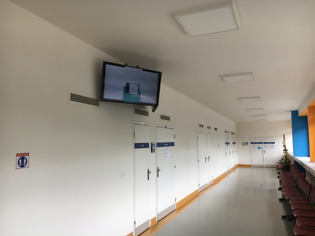 20 Sonograficka ambulancia prizemie — DOOH obrazovka v Fakultná nemocnica s poliklinikou F. D. Roosevelta Banská Bystrica, Banská Bystrica