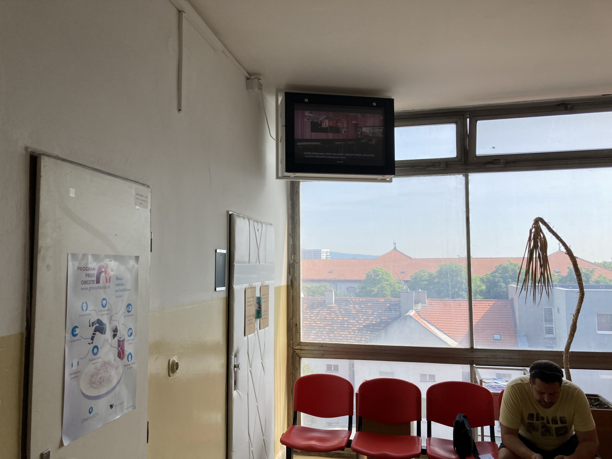 3 Alergologicka ambulancia — DOOH obrazovka v Nemocnica Tehelna, Bratislava