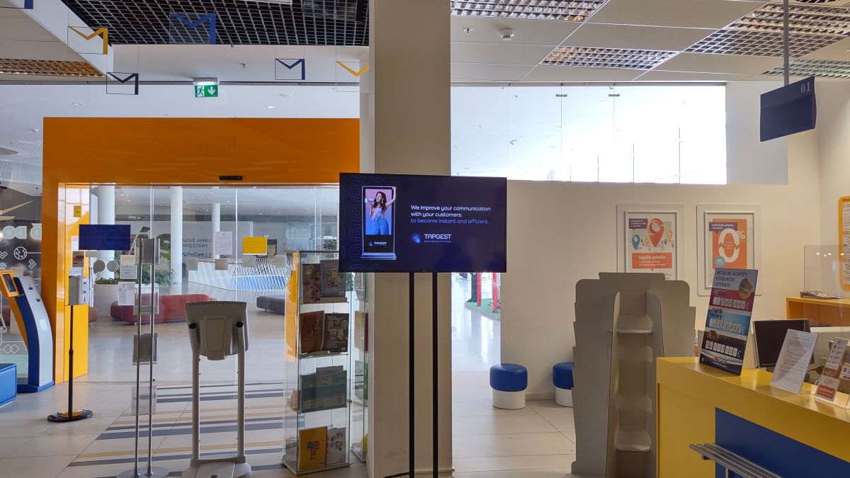 Pošta 41 Bratislava Bory Mall - C — DOOH obrazovka v Posta 41 Bratislava, Bratislava