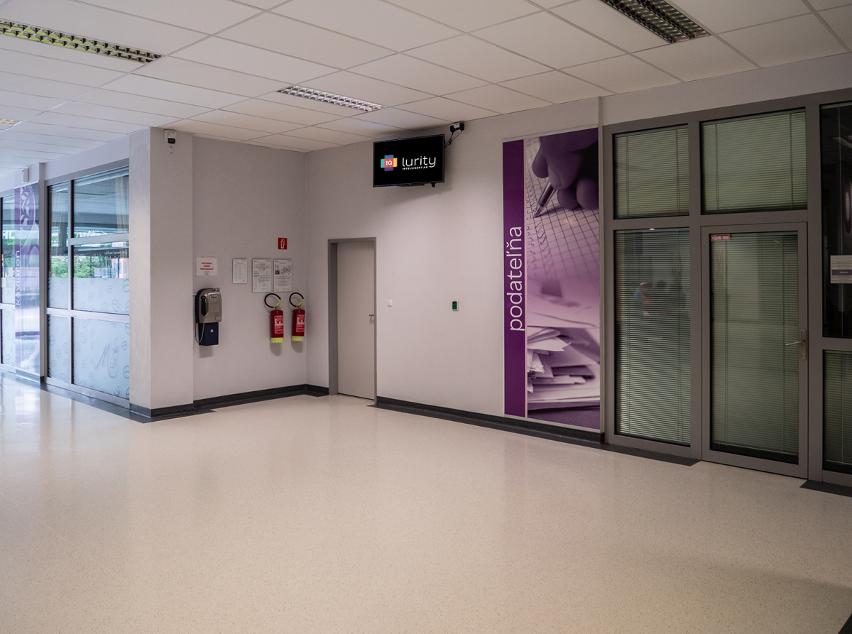 M39 - Zdrav. zar. Vúsch, Ondavská 8, KE — DOOH obrazovka v VÚSCH, Košice