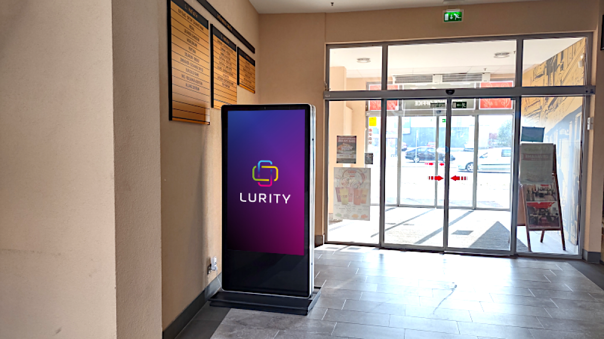 OC Avenue Humenné 1B — DOOH screen at OC Avenue, Humenné