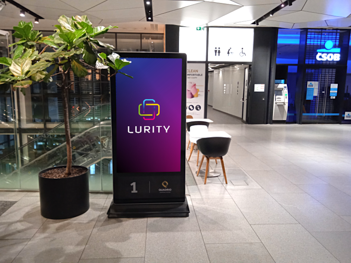 Quadrio 1 Food — DOOH screen at Quadrio Shopping Station, Praha
