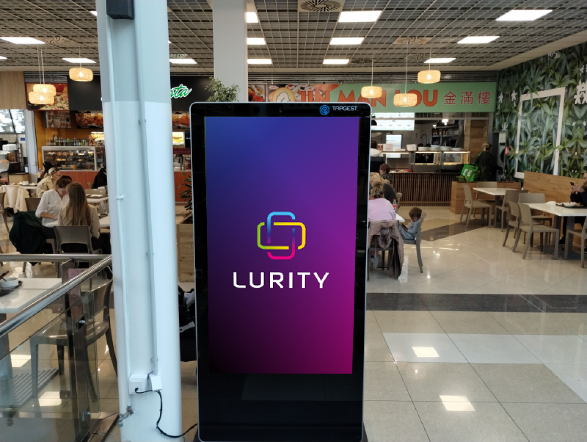 OC Aquario Nové Zámky 2B Decodom — DOOH screen at Aquario Shopping Center, Nové Zámky