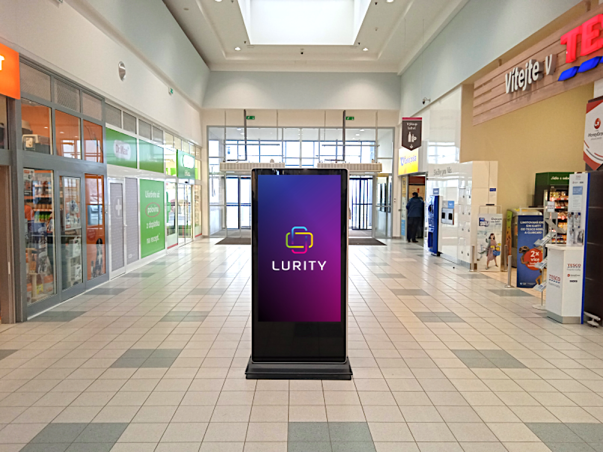Rokycanská - Tesco záď — DOOH screen at Obchodní centrum Plzeň Rokycanská, Plzeň