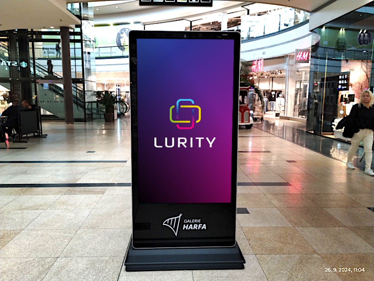 S7 — DOOH screen at Galerie Harfa vertikal A, Praha
