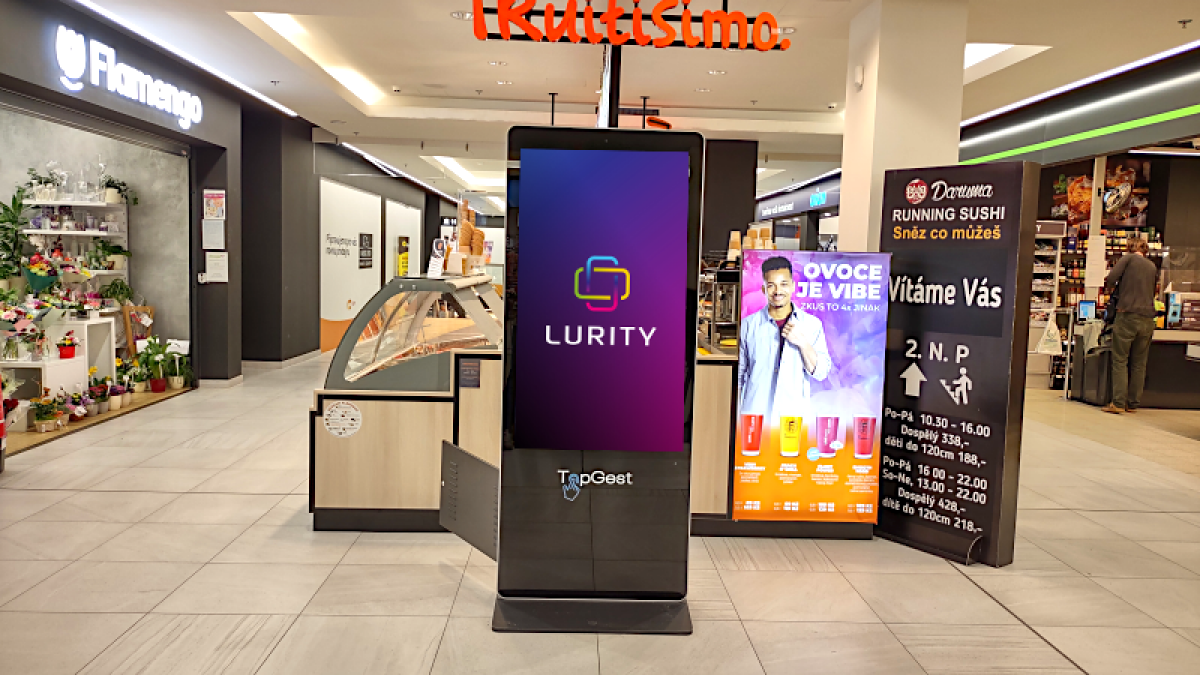 OC Řepy - 2.p Fruitisimo — DOOH screen at OC Řepy 2, Praha