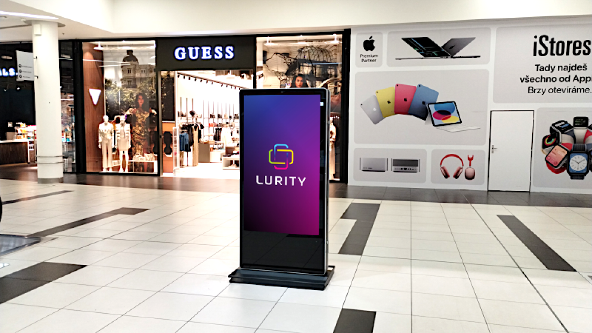 Futurum HK - Guess 1A — DOOH screen at Nákupní centrum Futurum Hradec, Hradec Králové