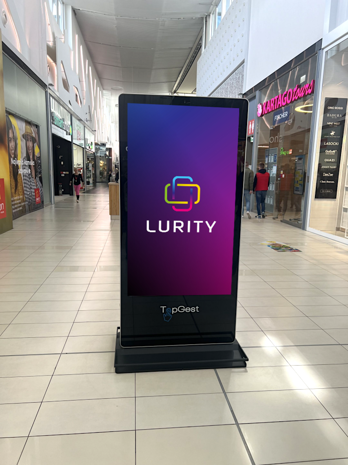 Avion 7A — DOOH screen at Avion Shopping Park, Bratislava