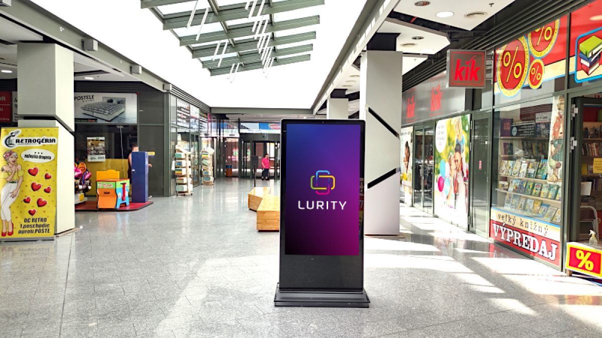 OC Retro Bratislava 3B — DOOH screen at OC Retro, Bratislava