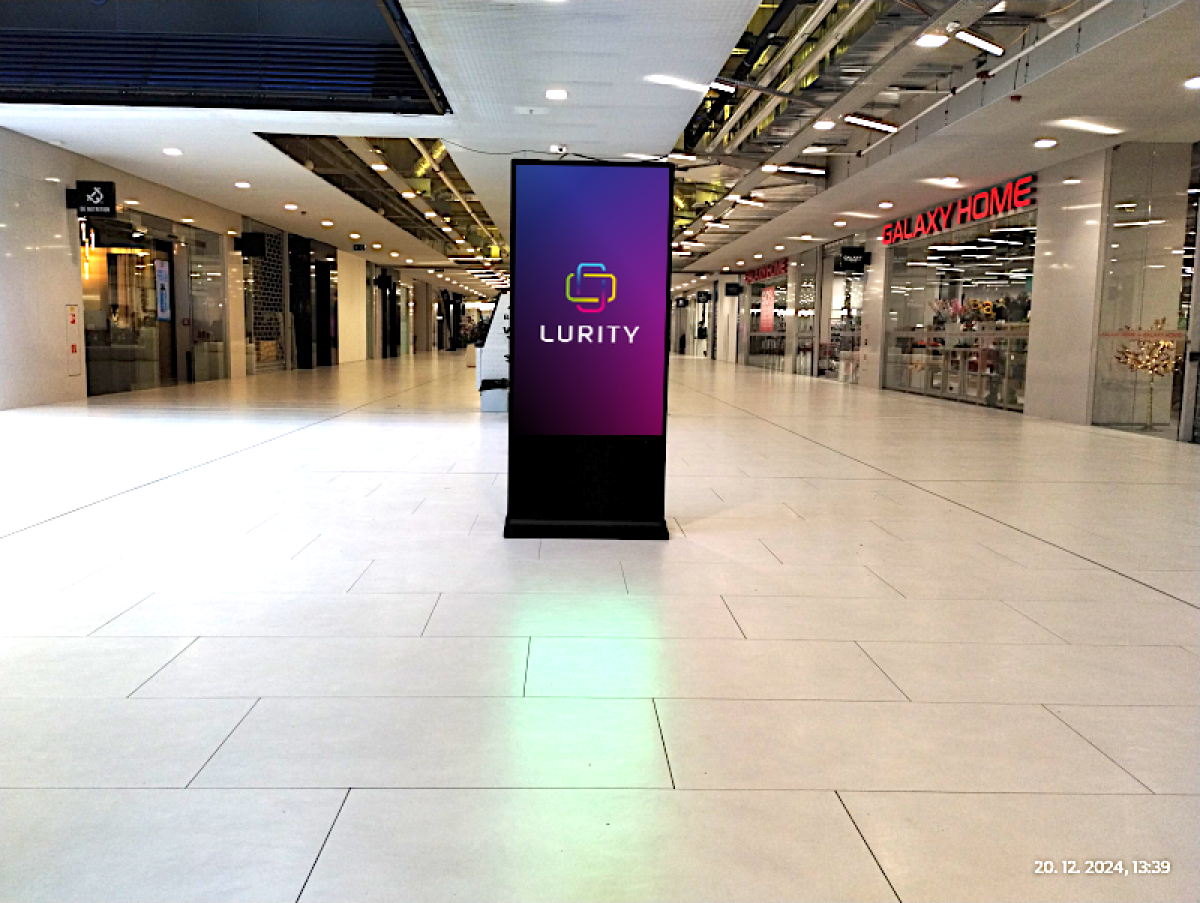 OC Tehelko 2B Eskalátory — DOOH screen at OC Tehelko, Bratislava