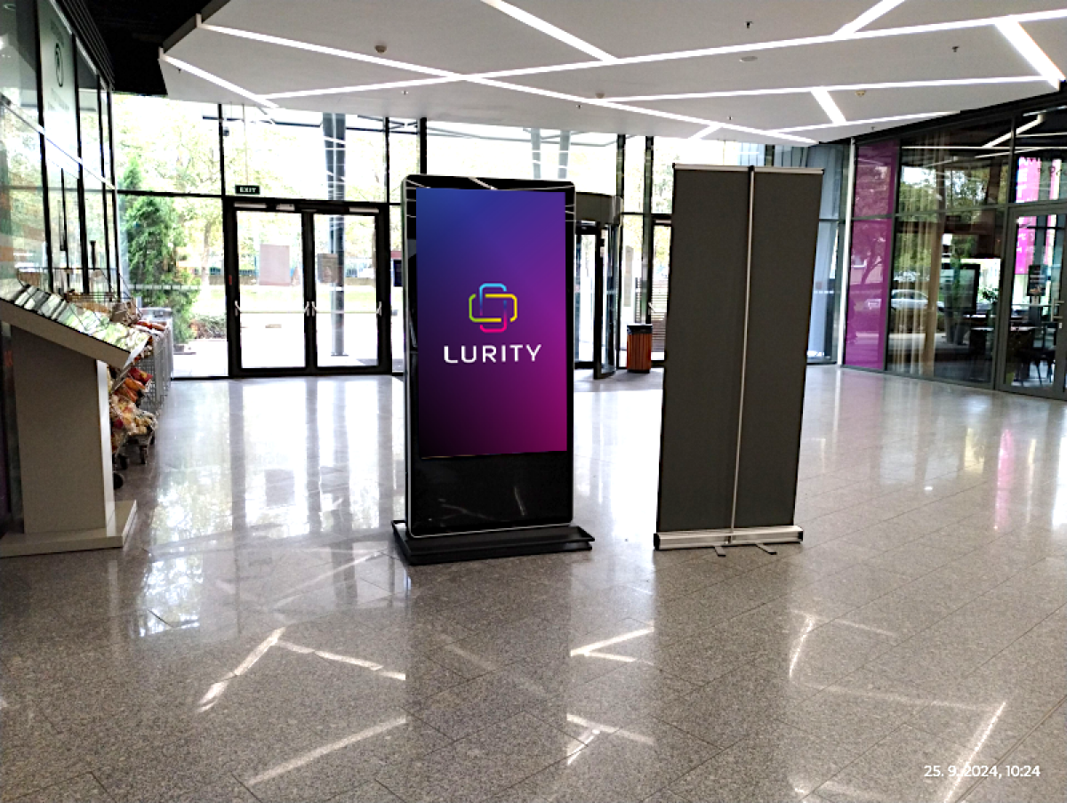 OC Retro Bratislava 1B — DOOH screen at OC Retro, Bratislava