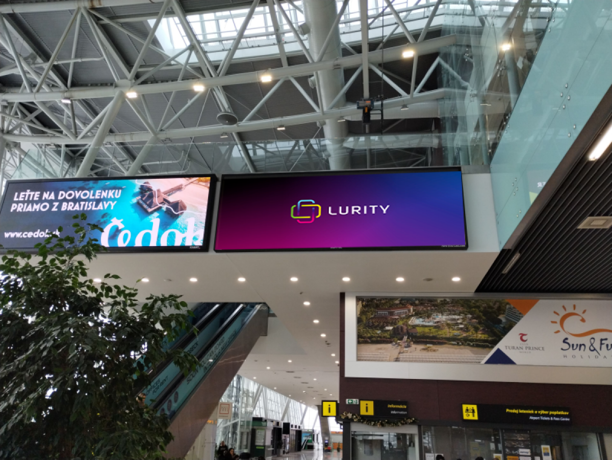 LED Bratislava Letisko 2 pravá — DOOH screen at BTS - Bratislavske letisko - Odlety, Bratislava