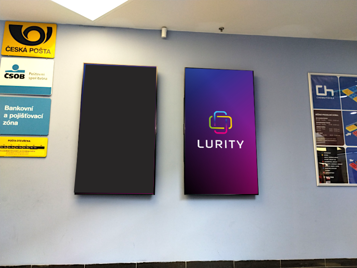 OC Chomutovka prava — DOOH screen at Obchodní centrum Chomutovka, Chomutov