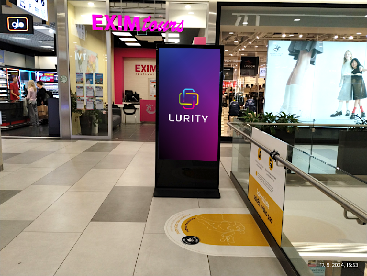 Centrum Stromovka 1B Lidl — DOOH screen at Centrum Stromovka, Praha