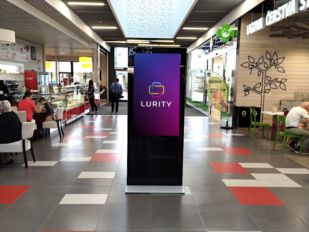 OC Fryda 3B DEICHMANN — DOOH screen at OC Frýda, Frýdek-Místek