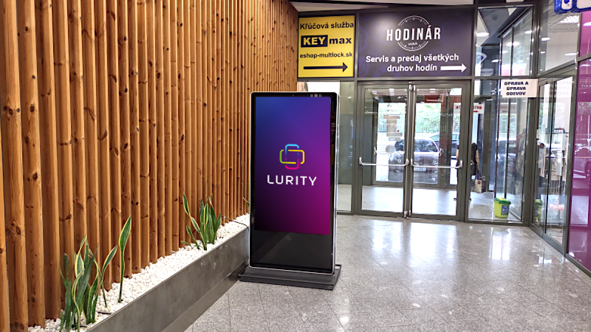 OC Retro Bratislava 2B — DOOH screen at OC Retro, Bratislava