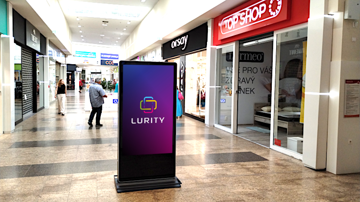 OC Géčko 1B — DOOH screen at Géčko České Budějovice, České Budějovice
