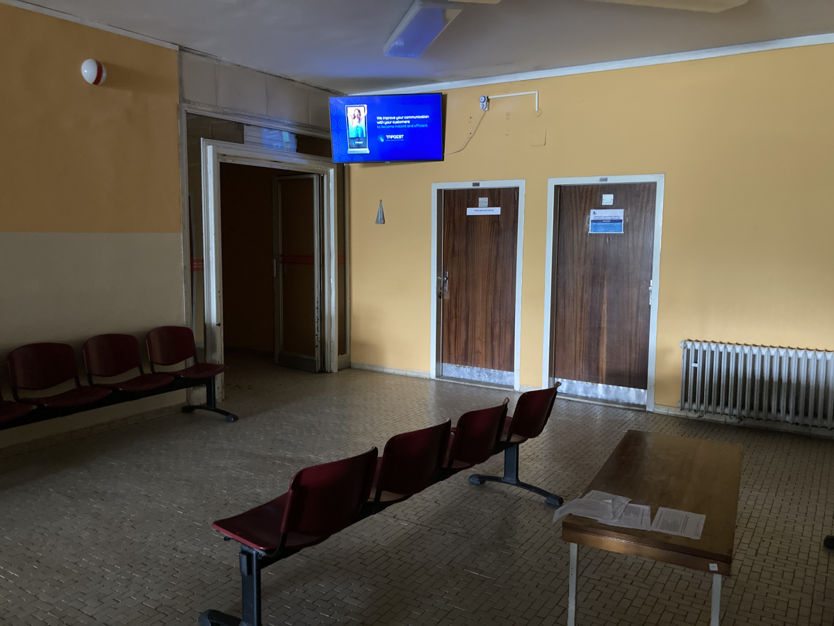 23 Chirurgicka ambulancia - endoskopicke pracovisko 1.p — DOOH obrazovka v Fakultná nemocnica s poliklinikou F. D. Roosevelta Banská Bystrica, Banská Bystrica