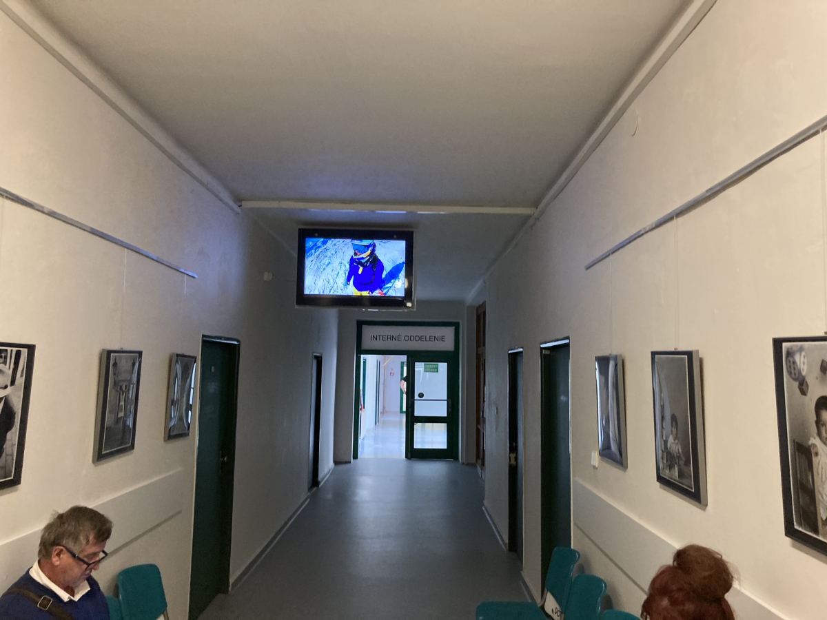 42 Diabetologicka ambulancia 2.p — DOOH obrazovka v Železničná nemocnica s poliklinikou Košice, Košice