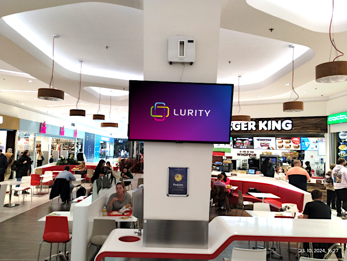 OC Central Kladno TV KFC — DOOH screen at Central Kladno, Kladno