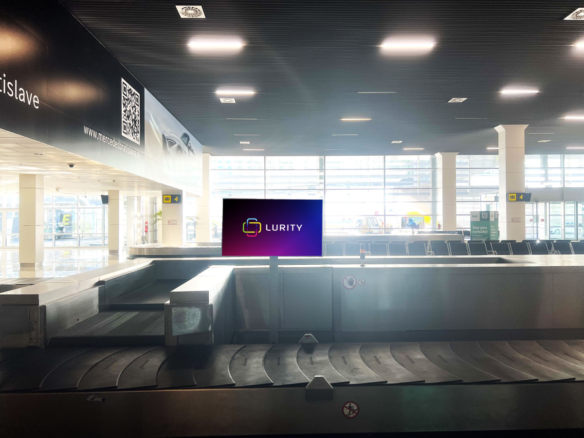 Bratislava Letisko Prilety 5A — DOOH screen at BTS - Bratislavské letisko, Bratislava