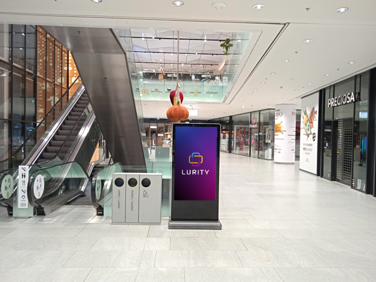 Quadrio 0 Točíci hlava — DOOH screen at Quadrio Shopping Station, Praha