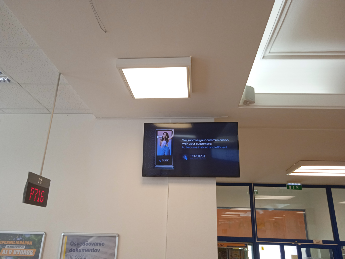 Pošta 1 Zvolen B — DOOH screen at Posta 1 Zvolen, Zvolen
