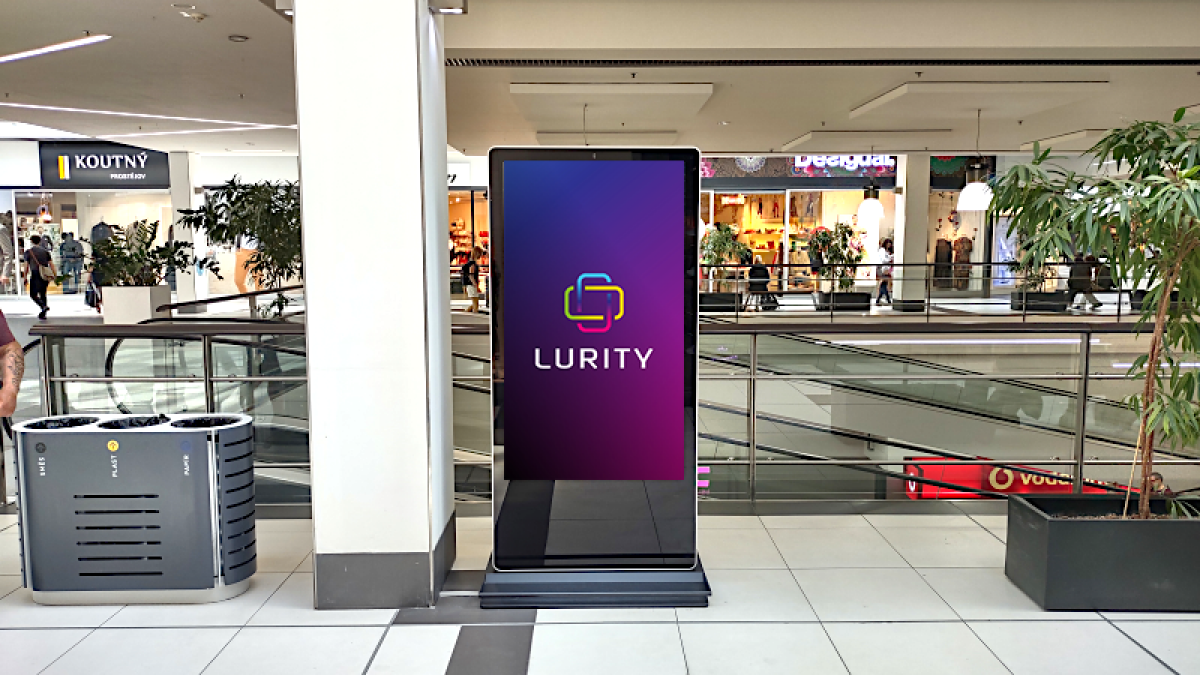 Futurum HK - H&M — DOOH screen at Nákupní centrum Futurum Hradec, Hradec Králové