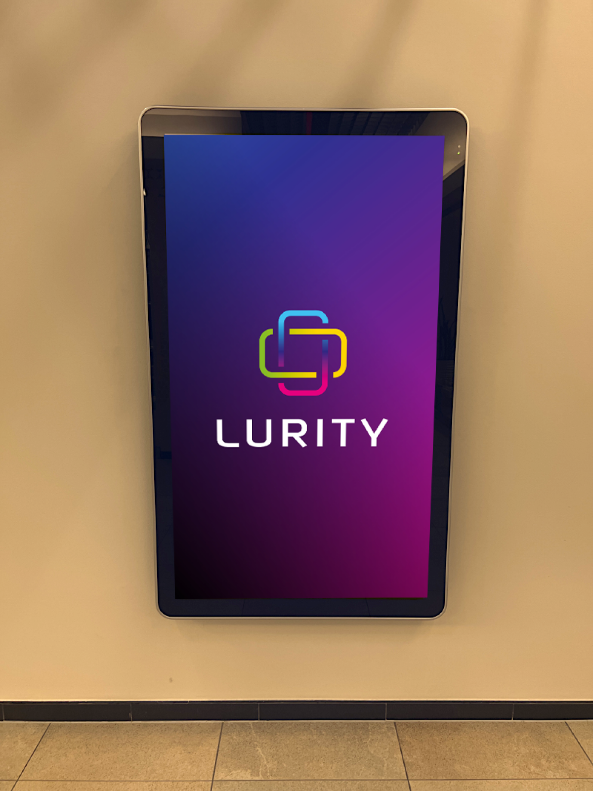 Security — DOOH screen at OC ELAN, Havířov